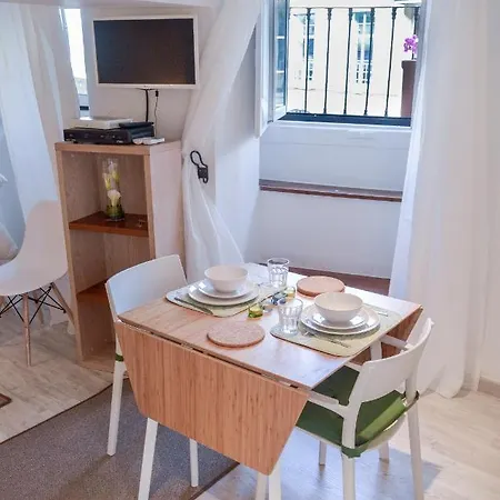 Renovated Alfama Loft, Santa Apolonia *