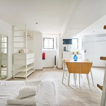 Lejlighed Renovated Alfama Loft, Santa Apolonia Lisboa